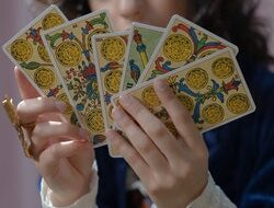 Viaje a Través del Tarot