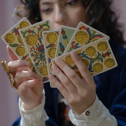 A Discovery Journey Through Tarot